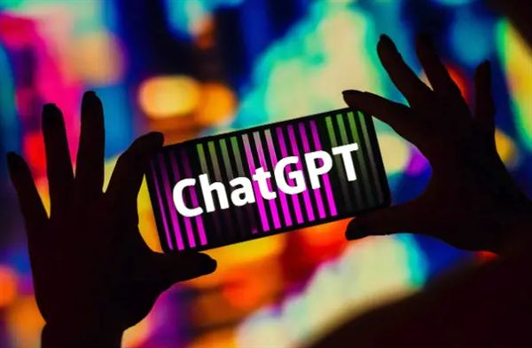 比尔·盖茨高度评价目前最火的AI应用：ChatGPT，认为其意义不亚于互联网或个人电脑的诞生。